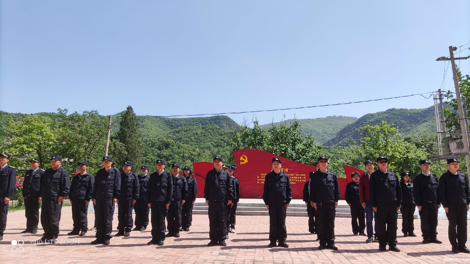 在红色广场机关党员干部队列训练 (1).jpg